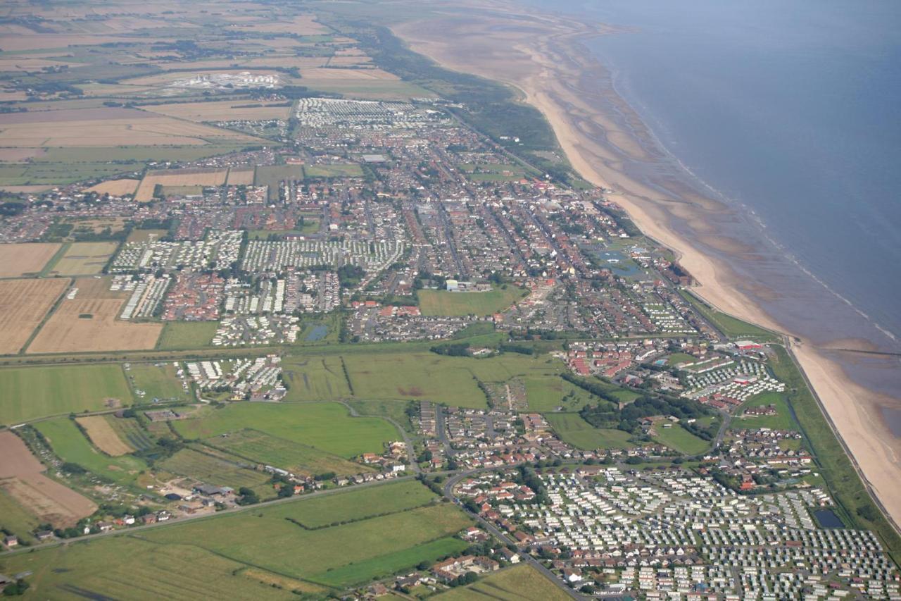 6 Berth Caravan For Hire By The Beach In Heacham, Norfolk Ref 21038C Extérieur photo