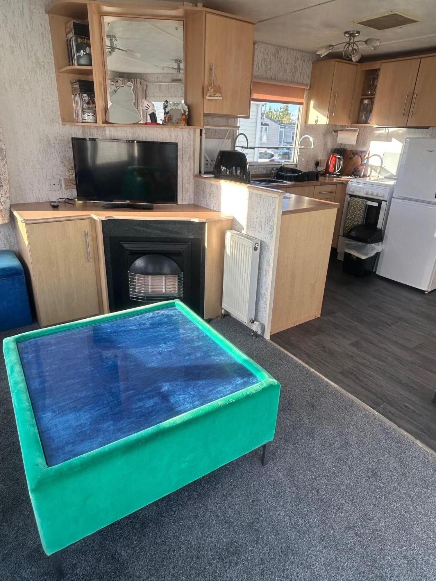 6 Berth Caravan For Hire By The Beach In Heacham, Norfolk Ref 21038C Extérieur photo