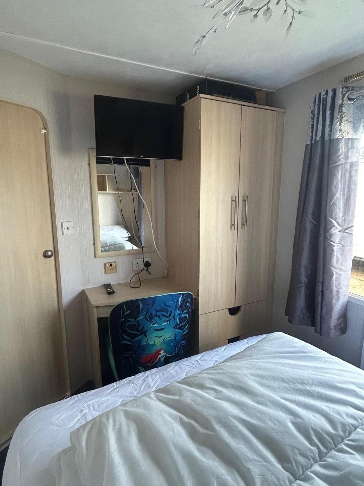 6 Berth Caravan For Hire By The Beach In Heacham, Norfolk Ref 21038C Extérieur photo